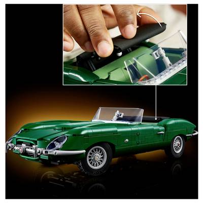 Une main plaçant un toit décapotable noir sur une maquette de voiture de sport jouet verte, représentée en vue rapprochée encadrée et vue complète de la voiture.
