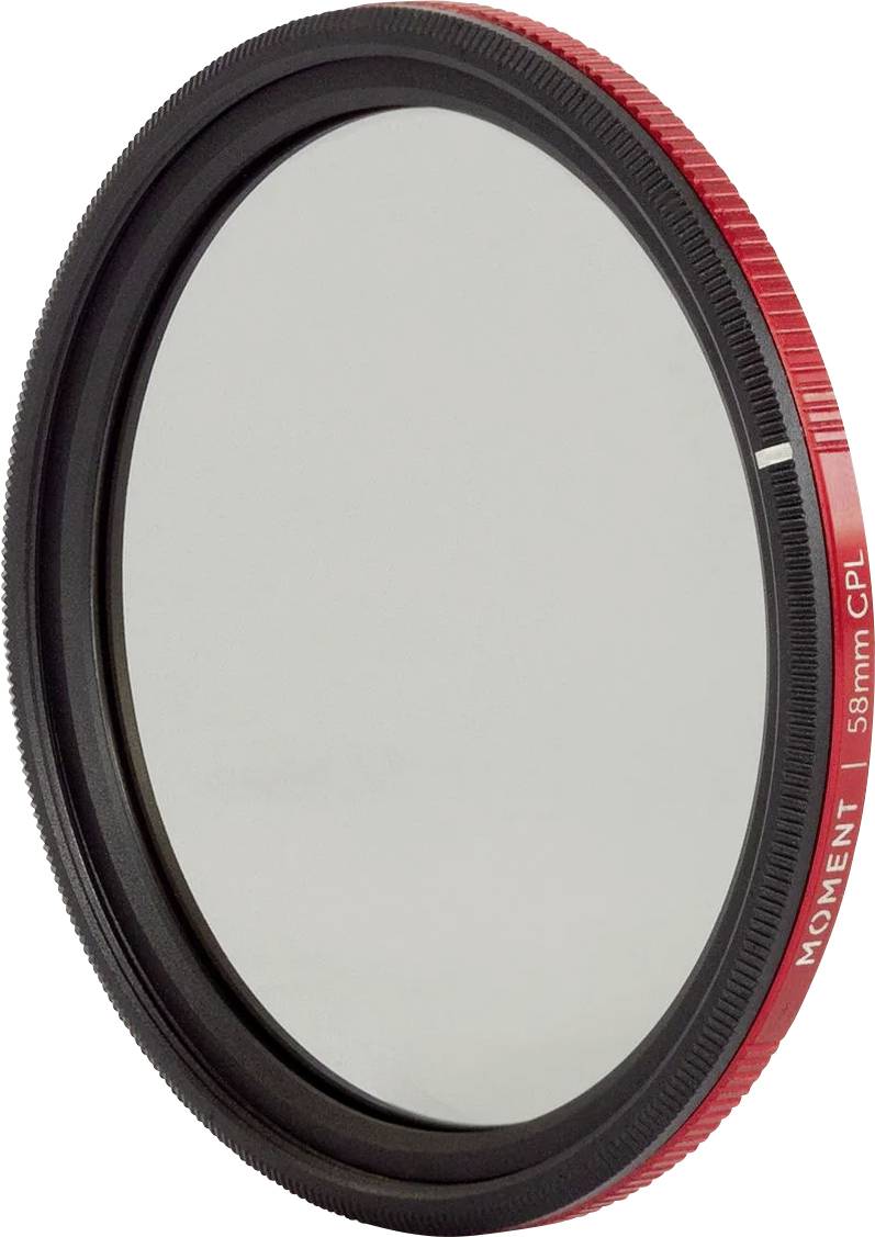Filtre d'objectif photographique circulaire avec monture noire et bord rouge, étiqueté « MOMENT CPL 58mm CPL ».