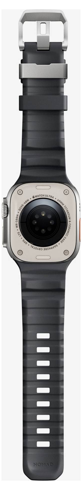 Vue de face d'une montre intelligente noire avec un boîtier carré argenté et un bracelet de sport noir, centrée sur un fond blanc uni.