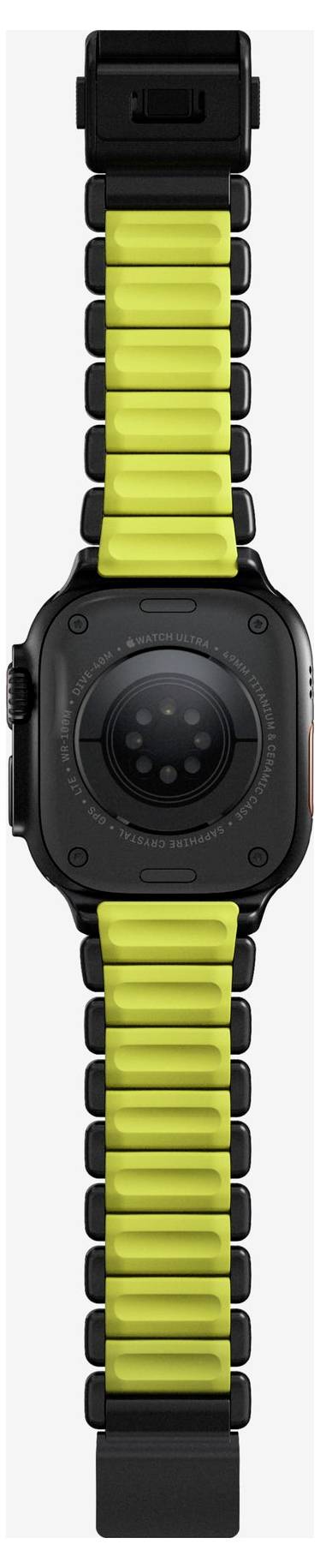 Montre intelligente noire avec un cadran rond et un bracelet segmenté jaune vif, présentée de face sur un fond blanc.