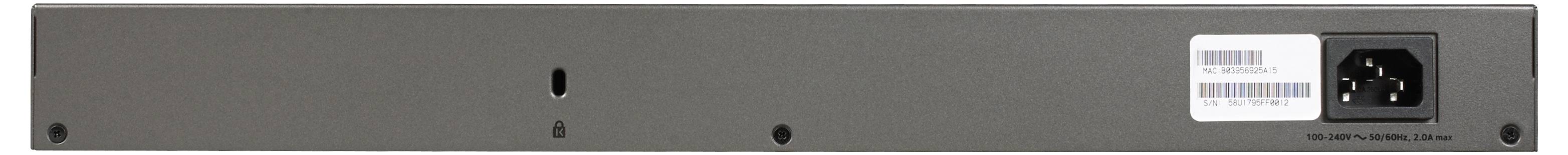 Panneau arrière d'un appareil électronique gris montrant une entrée d'alimentation sur la droite, une étiquette de code-barres et des trous de montage.