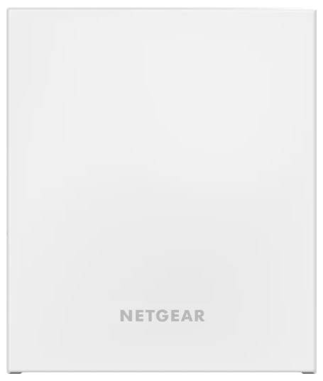 Panneau avant blanc du dispositif réseau NETGEAR avec logo centré sur un fond neutre.