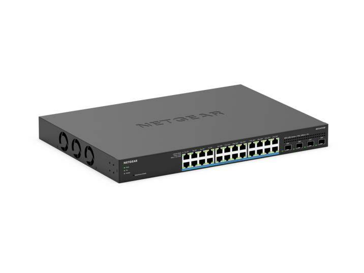 Commutateur réseau avec plusieurs ports Ethernet, présenté en perspective sur un fond blanc.