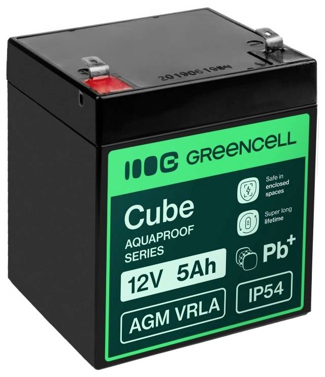 Batterie AGM VRLA GreenCell Cube noire étiquetée 12V 5Ah et IP54, présentée en vue trois-quarts.