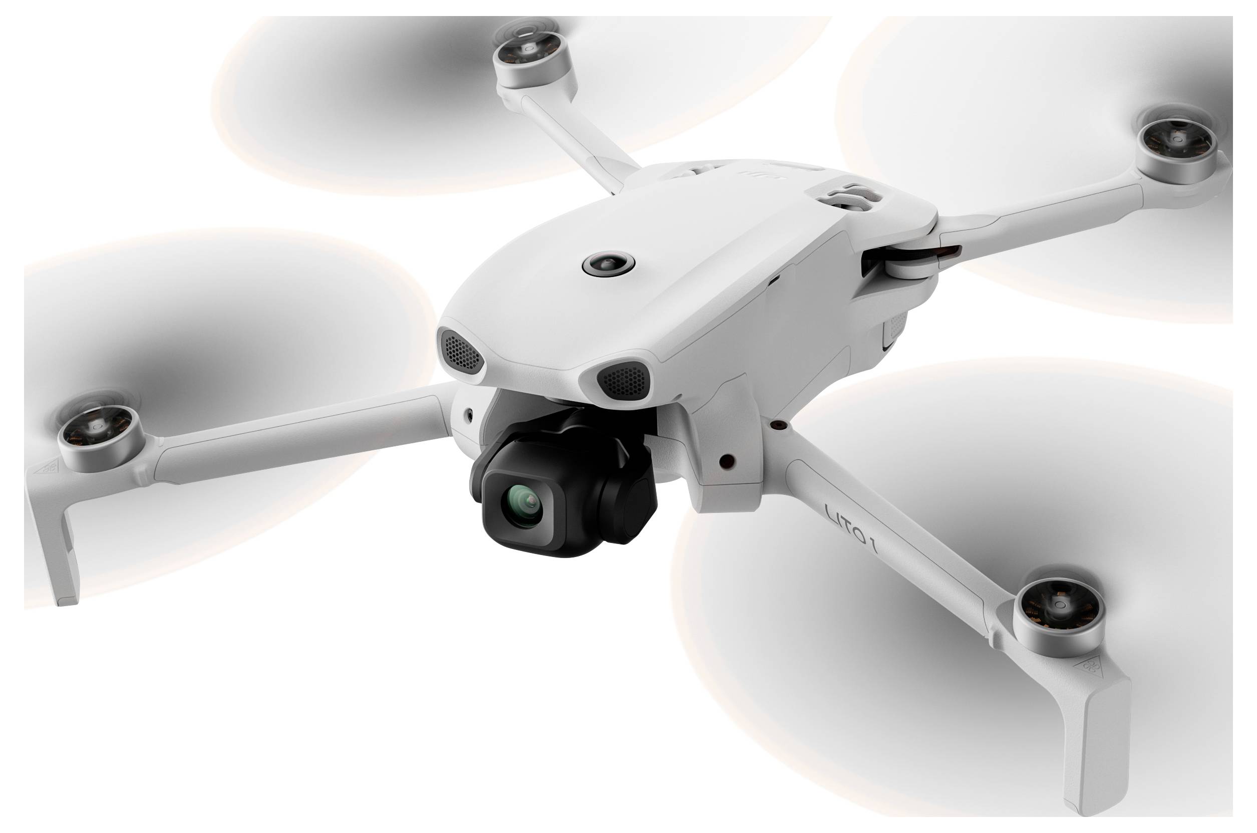Drone quadcoptère blanc avec stabilisateur de caméra, montré en vol avec quatre hélices tournantes sur un fond uni.