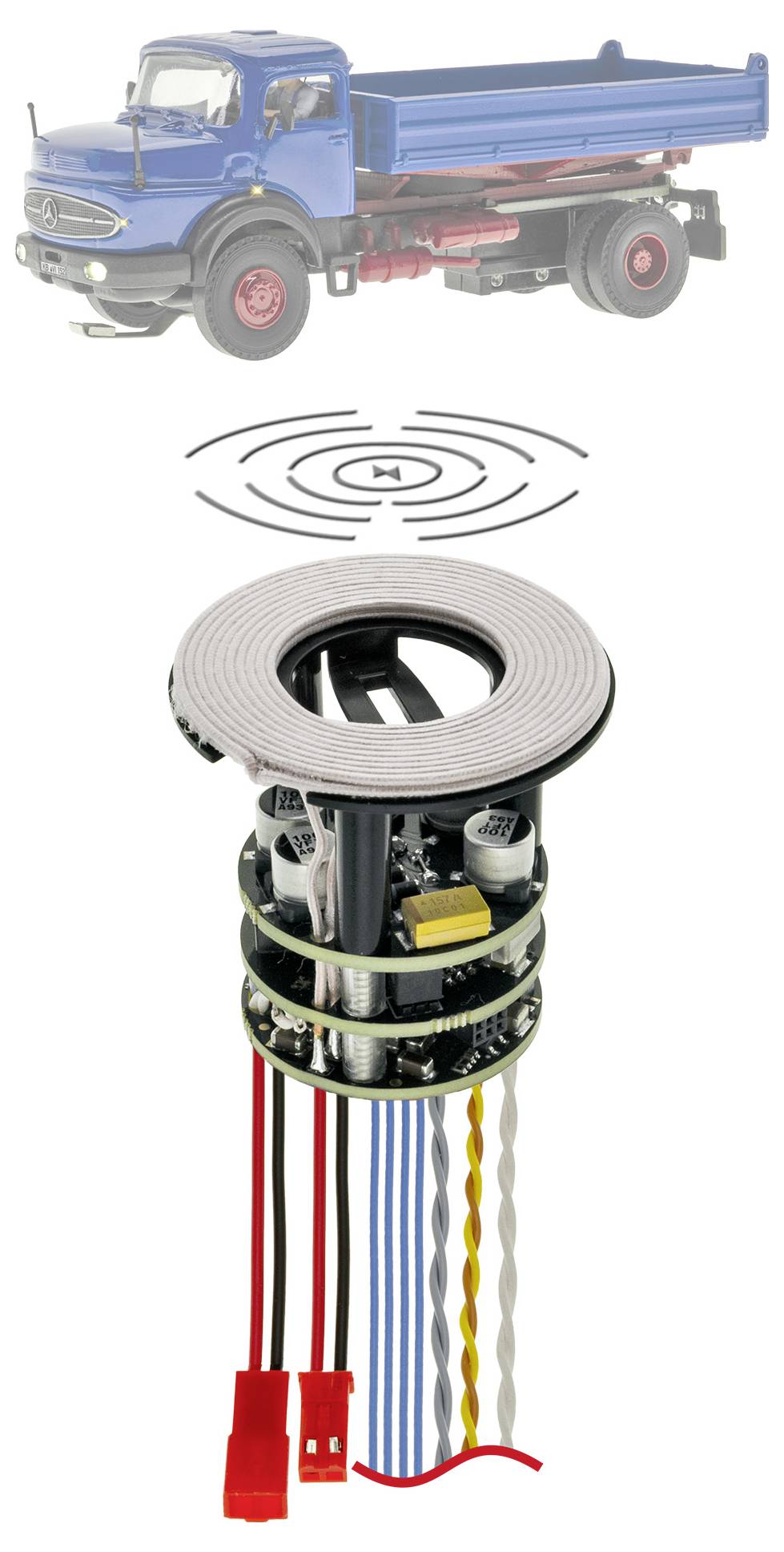 Unité de capteur sans fil sous un camion à benne basculante bleu, montrant un transmetteur circulaire avec des câbles pendants détectant le véhicule au-dessus.