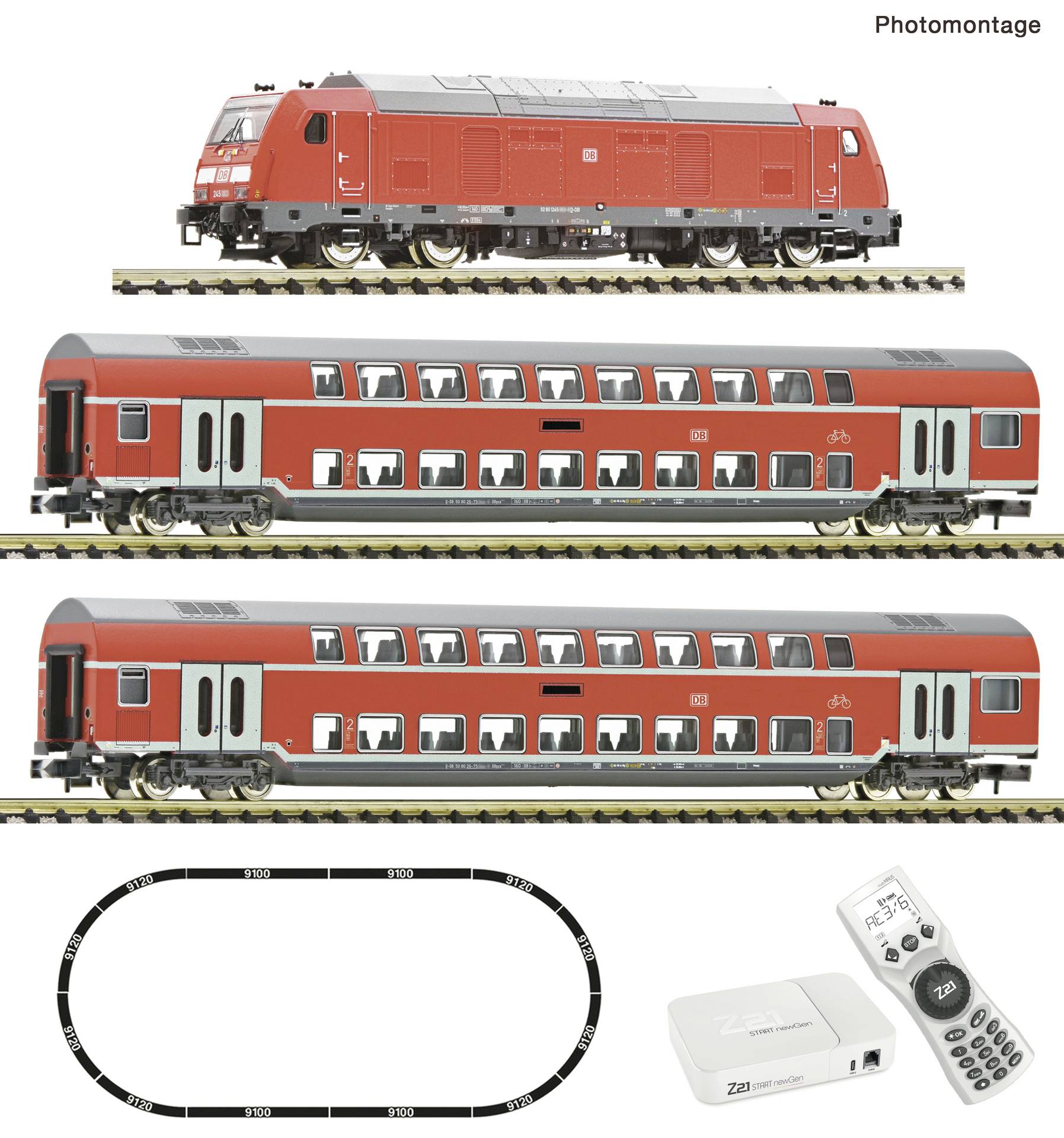 Photomontage d'une locomotive rouge et de deux voitures de passagers rouges sur des rails, plus une disposition de train miniature ovale avec une télécommande et une unité de contrôle.