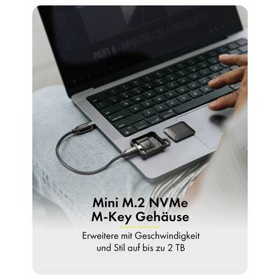 Ordinateur portable avec un boîtier Mini M.2 NVMe M-Key connecté via USB-C ; le texte allemand se lit « Mini M.2 NVMe M-Key Gehäuse » et « jusqu'à 2 TB ».