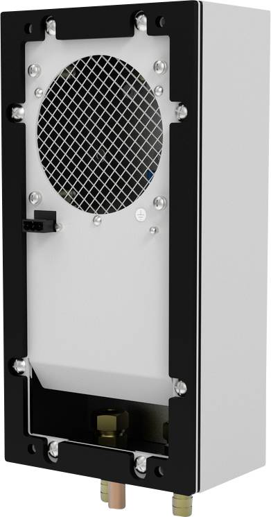Unité de filtration d'eau montée en mural avec une grille avant et des raccords d'entrée/sortie en laiton, présentée dans une vue de produit en coupe.