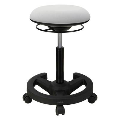 Un tabouret roulant ergonomique noir avec un siège de selle rembourré gris et un repose-pieds sur un fond blanc.