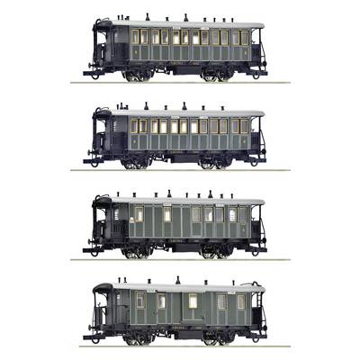 Quatre illustrations de profil d'une voiture de voyageurs de chemin de fer vert vintage, montrant différentes configurations de fenêtres et de portes.