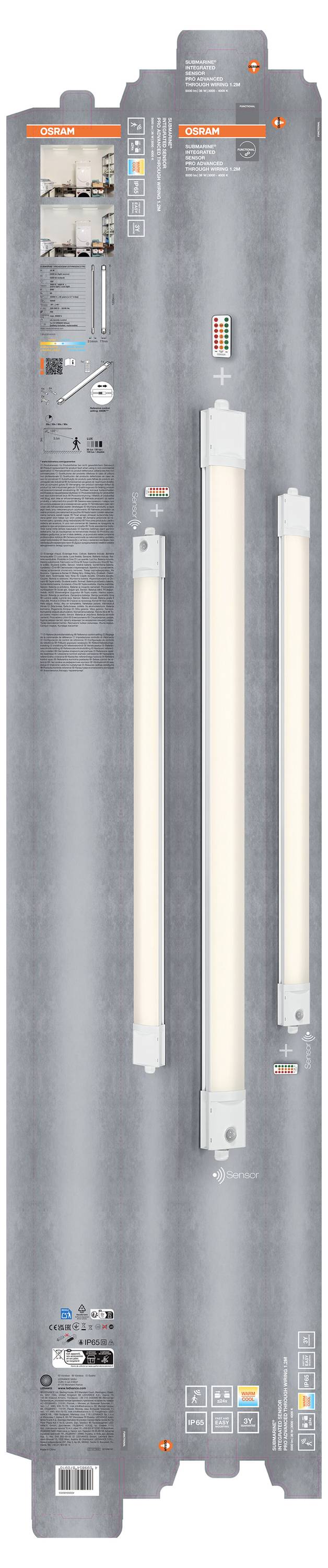 Trois longues batteries cylindriques dans un emballage industriel gris, présentées verticalement avec de petites étiquettes et des icônes indicatrices, suggérant un affichage de produit de batterie.