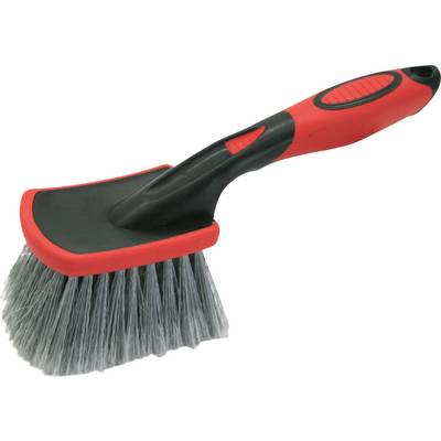 Brosse de nettoyage inclinée rouge et noire avec des poils gris sur fond blanc.