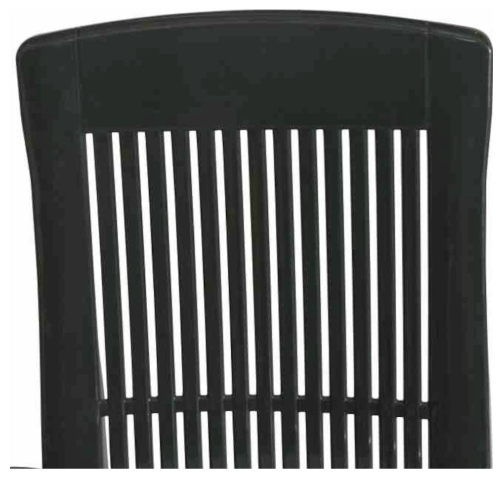 Gros plan du dossier d'une chaise à lattes noires, probablement en plastique ou en métal, présenté sur un fond blanc uni.