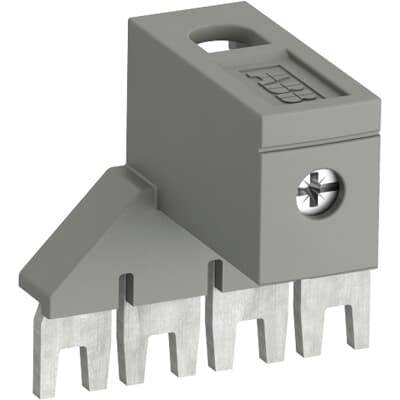 Bloc connecteur électrique en plastique gris et métal avec plusieurs broches métalliques et une borne à vis, présenté sur un fond blanc.