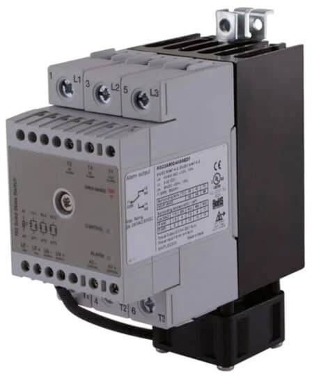 Relais contacteur électrique industriel avec bornes étiquetées et connexions de câblage, montré dans une photo de produit sur fond blanc.