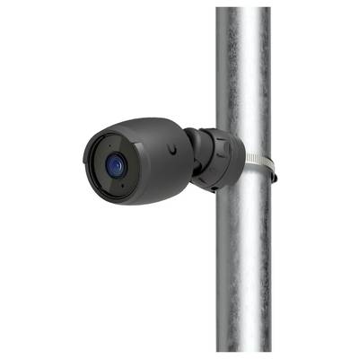 Caméra de surveillance montée sur un poteau métallique, orientée vers l'extérieur pour la surveillance.