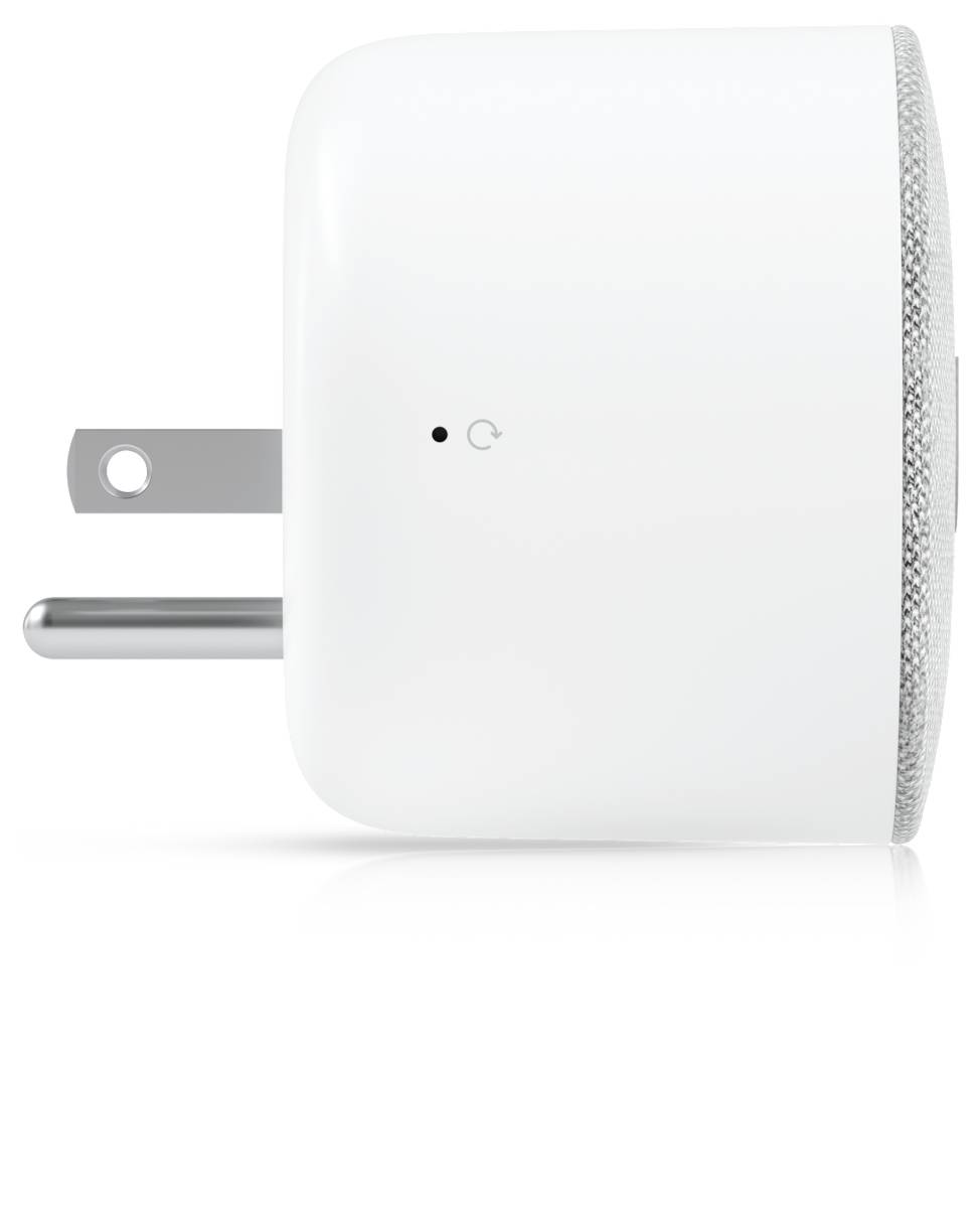 Prolongateur de portée Wi-Fi blanc à brancher avec deux broches et un petit voyant d'état, montré en vue latérale sur fond blanc.
