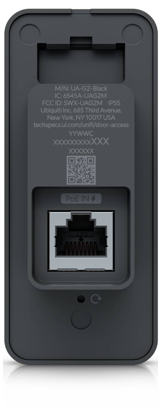 Vue arrière d'un appareil réseau Ubiquiti noir, montrant une étiquette, un code QR et un port Ethernet PoE en bas.