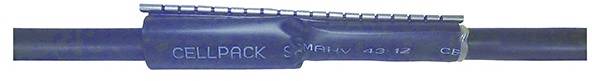 Un épissure de câble isolé couverte d'un manchon thermorétractable CELLPACK beige sur un fond noir.