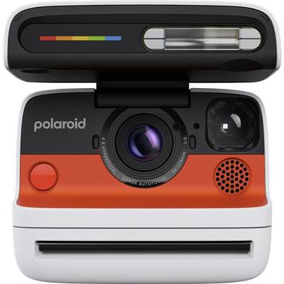 Gros plan d'un appareil photo instantané Polaroid avec un flash, un objectif, un viseur et un boîtier orange et blanc.