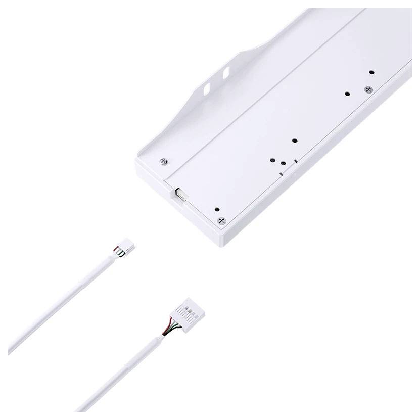 Luminaire LED blanc avec deux câbles de connexion blancs et fiches, présenté sur fond blanc uni.