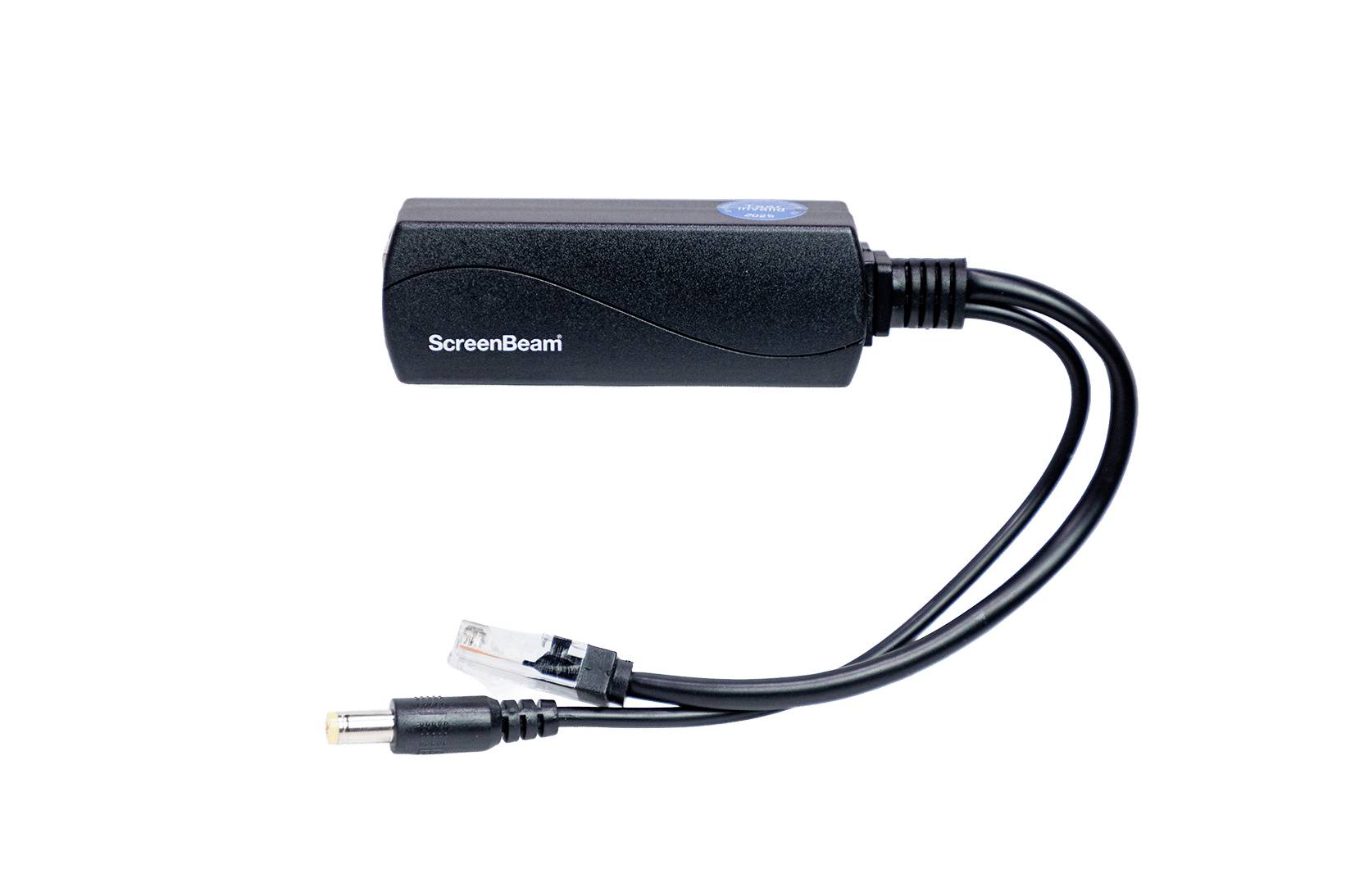Adaptateur ScreenBeam noir avec câble attaché se terminant par des connecteurs Ethernet et d'alimentation cylindrique sur un fond blanc