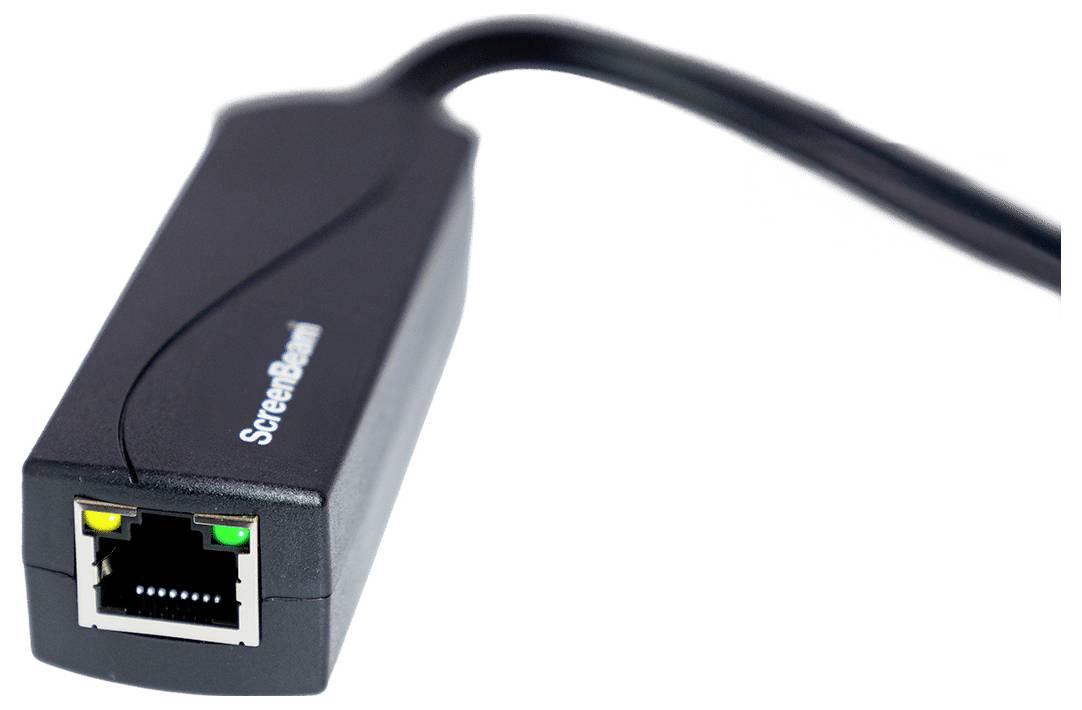 Adaptateur USB Ethernet noir avec un port réseau RJ45 et câble attaché sur fond blanc.