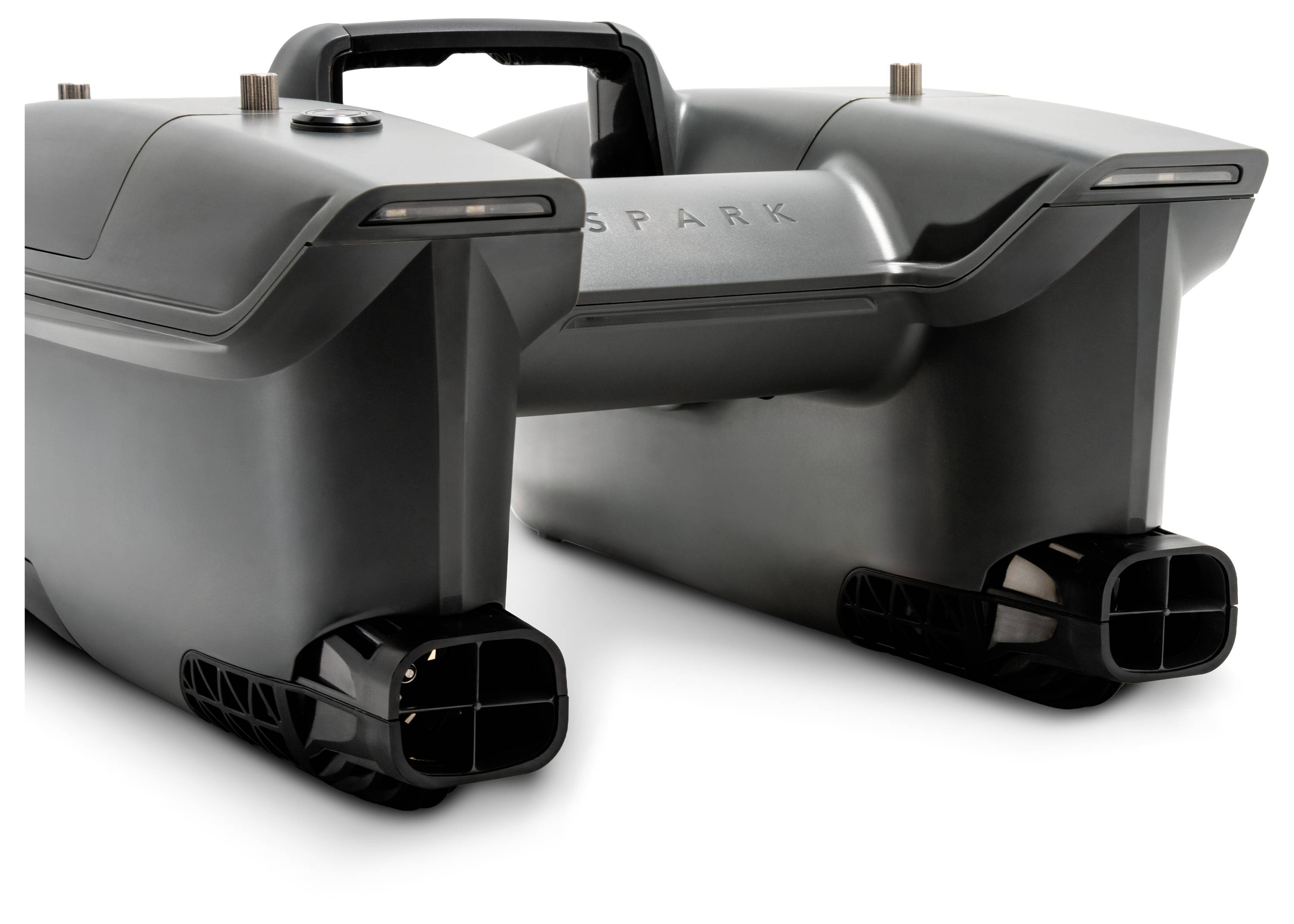 Un jet-ski SPARK compact noir ou scooter des mers avec une poignée centrale, deux pontons latéraux jumelés, et des propulseurs montés à l'arrière sur un fond blanc.