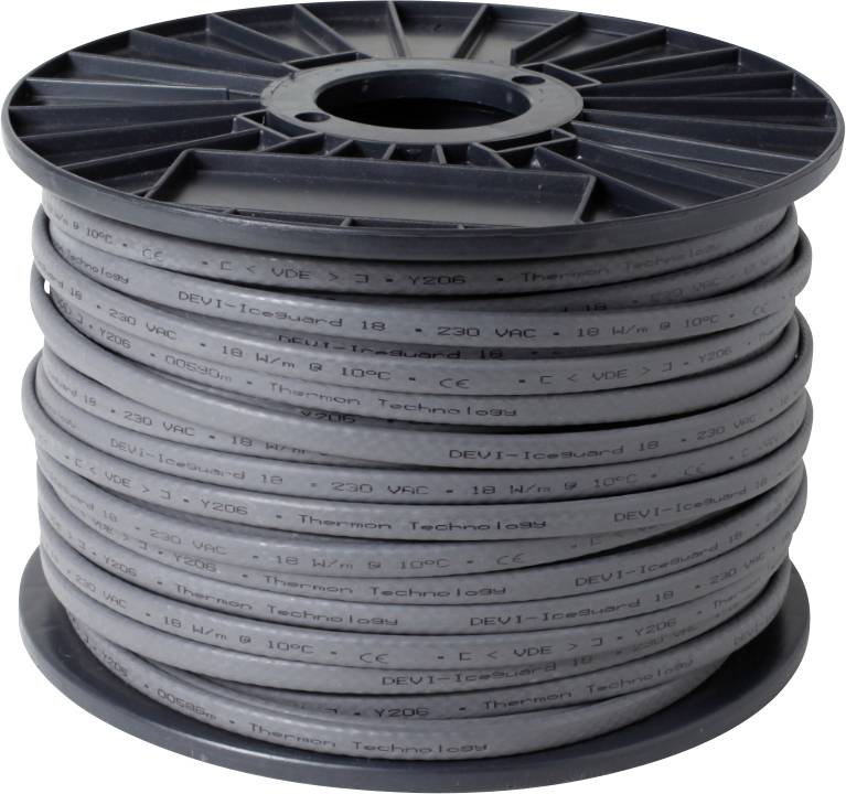 Câble de chauffage gris enroulé sur une bobine noire sur fond blanc.