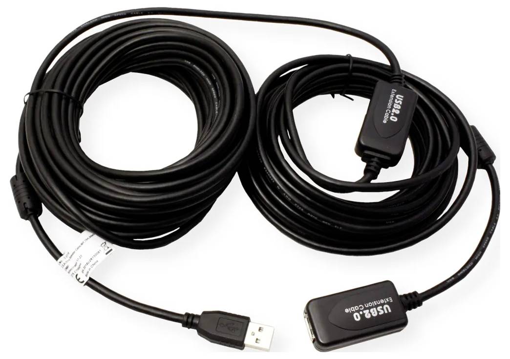 Câble USB 2.0 enroulé avec des boîtiers adaptateurs en ligne et une prise USB-A, présenté sur un fond blanc.