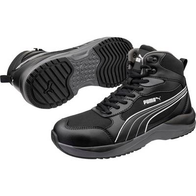 Botte de travail montante Black Puma avec logo latéral présentée en vues latérale et inférieure, dotée d'une semelle extérieure à crampons robustes et d'un soutien de cheville rembourré.