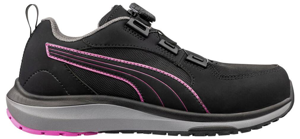 Chaussure de sécurité de sport noire avec des détails roses et une semelle grise, présentée en vue latérale sur un fond blanc.