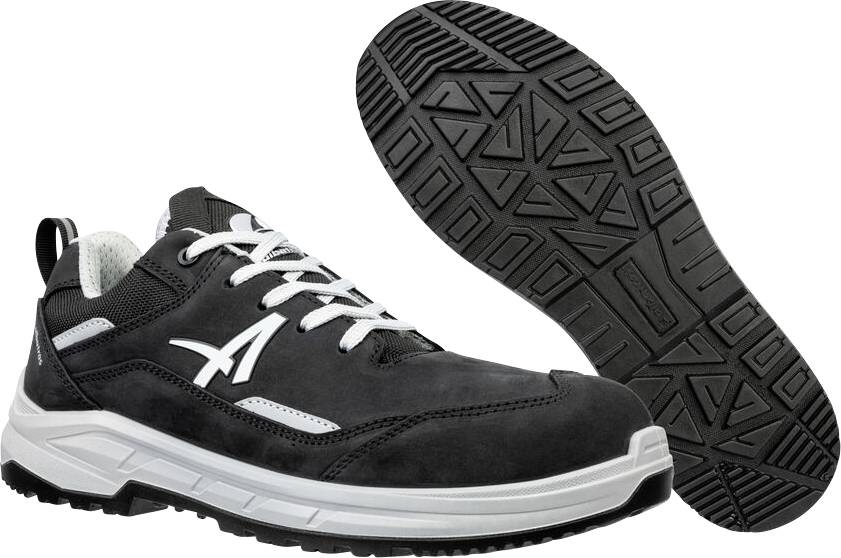 Chaussures de travail athlétiques noires et grises avec des lacets blancs ; une chaussure présentée de profil et une vue de semelle sur un fond blanc.