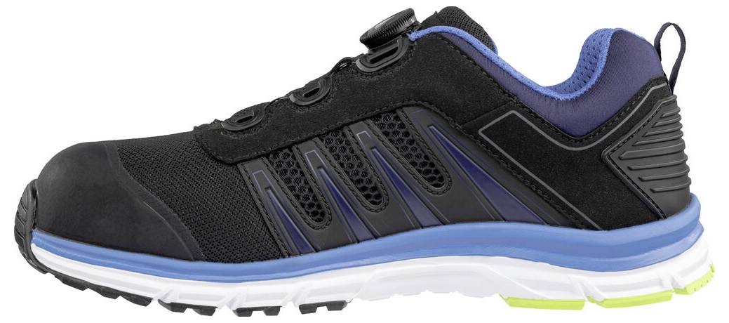 Baskets de sport noires avec des détails bleus, présentées en vue latérale sur fond blanc.