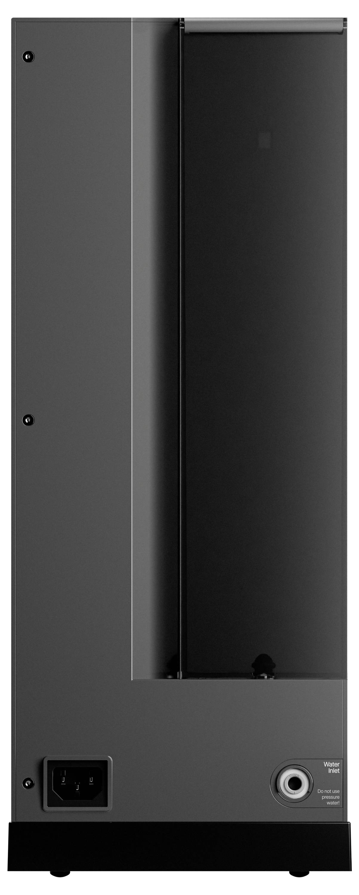 Vue arrière d'un appareil électronique noir avec panneau de ventilation, entrée d'alimentation et prise audio ronde près du bas.