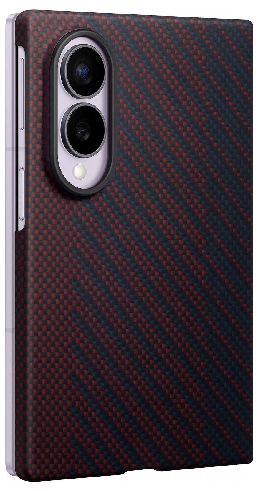 Gros plan d'un dos de téléphone avec un étui de style fibre de carbone rouge et noir et des lentilles de caméra arrière double sur le coin supérieur gauche.