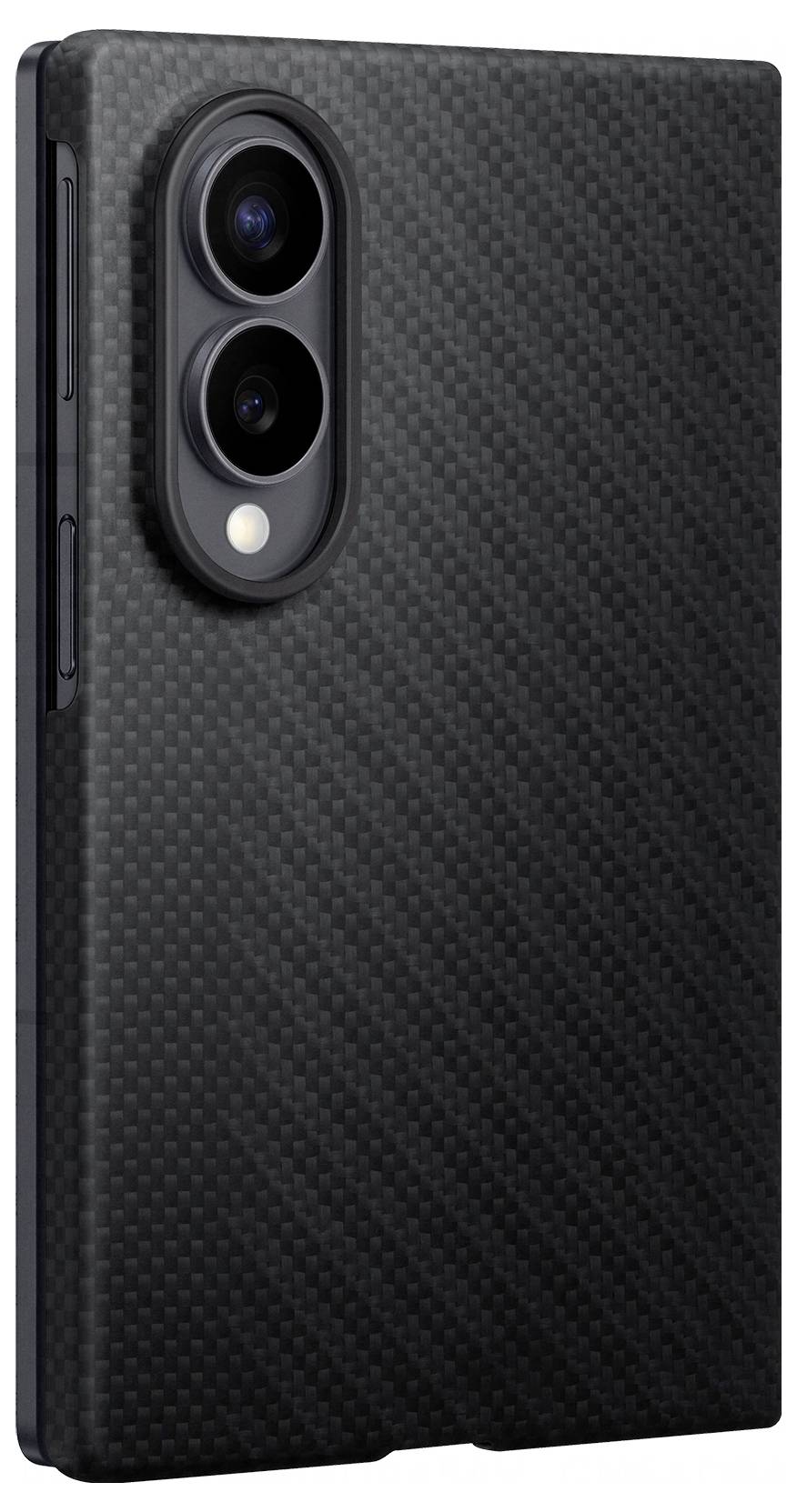 Gros plan d'une coque de téléphone noire texturée montrant une découpe à double caméra et une ouverture pour le flash à l'arrière d'un smartphone.