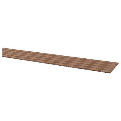 Une longue bande brune texturée et fine présentée en perspective sur un fond blanc.