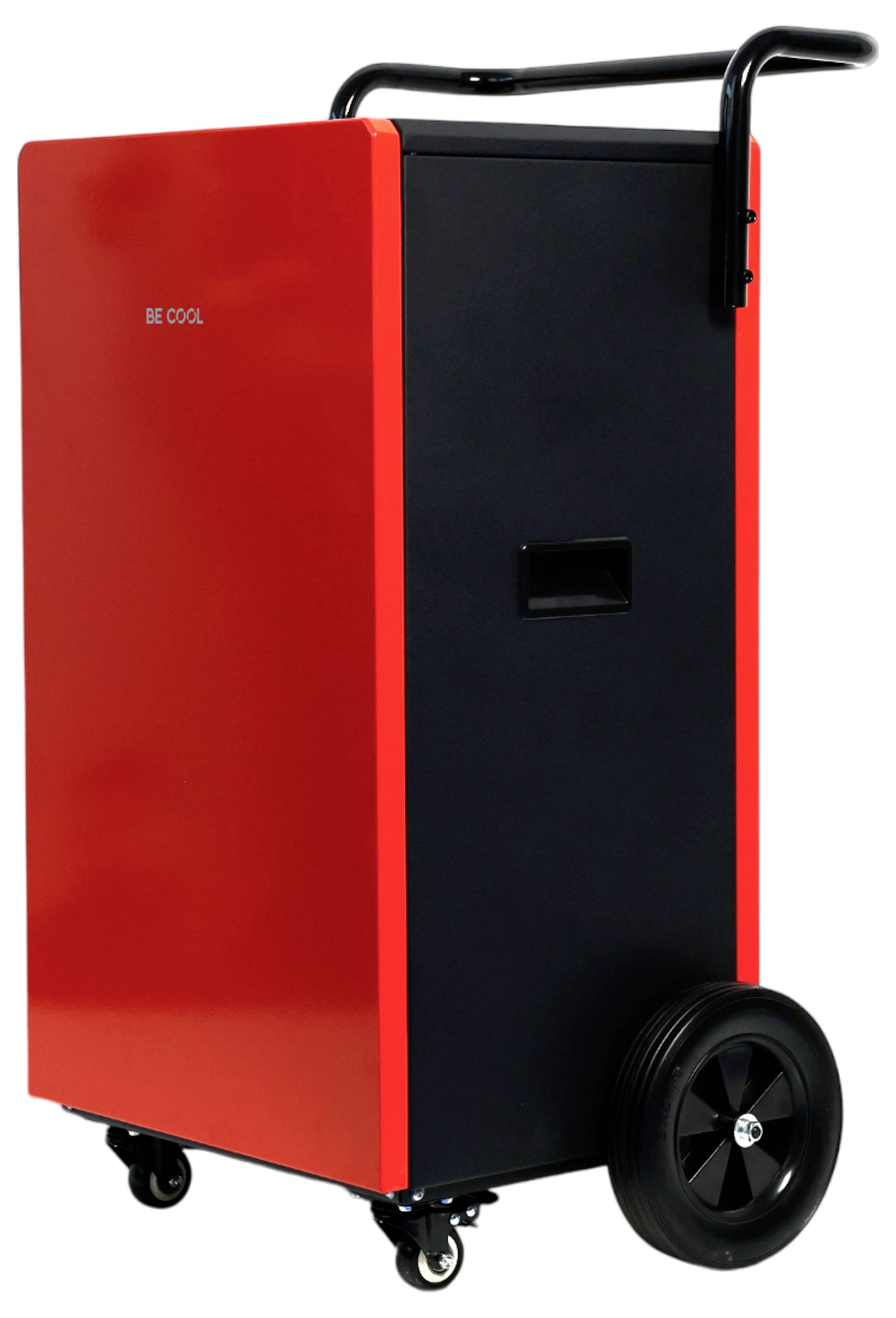 Glacière ou chariot portable à roulettes rouge et noir avec une poignée, présenté sur un fond blanc.
