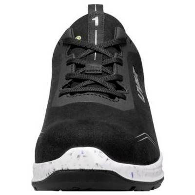 Vue de face d'une chaussure de course athlétique noire avec semelle intermédiaire à motif blanc tacheté et fermeture à lacets.