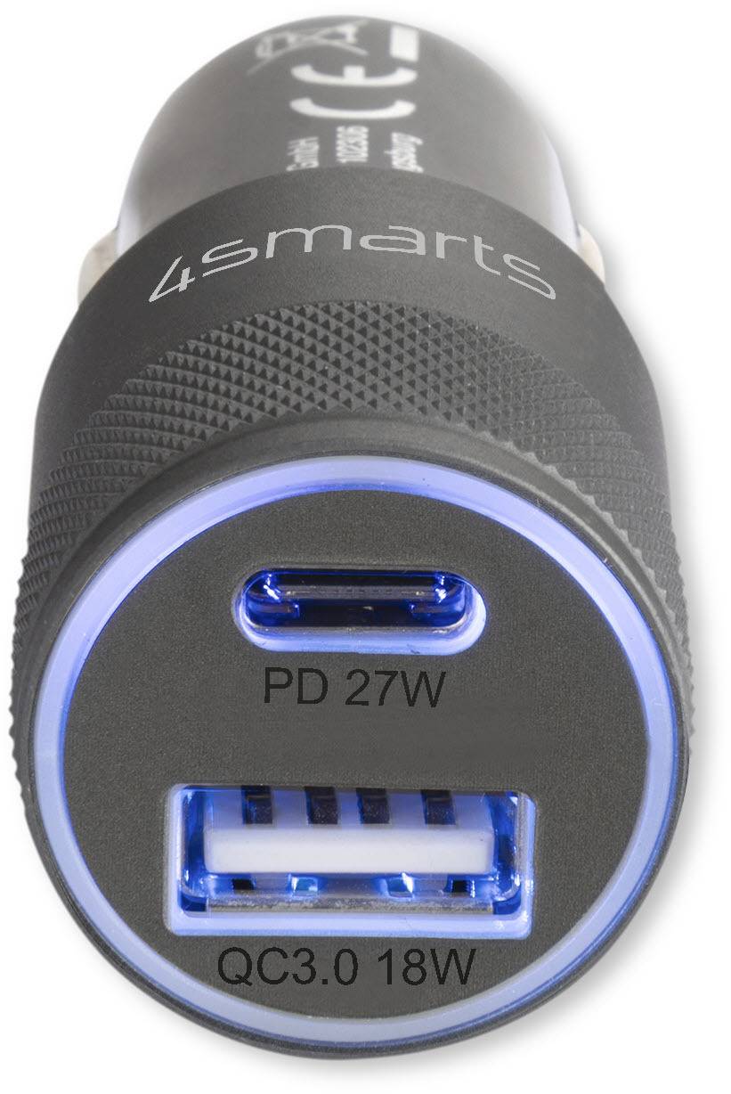Gros plan d'un chargeur de voiture 4smarts avec un port USB-C étiqueté PD 27W et un port USB-A étiqueté QC3.0 18W, avec une bague lumineuse bleue.