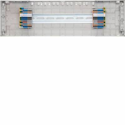 Panneau de bornier électrique ouvert avec deux rangées de connecteurs codés par couleur montés sur un rail métallique.