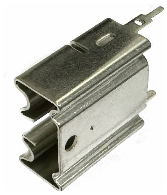 Connecteur électrique métallique ou pince de montage avec deux extrémités ouvertes ressort et un trou de vis central sur fond blanc.