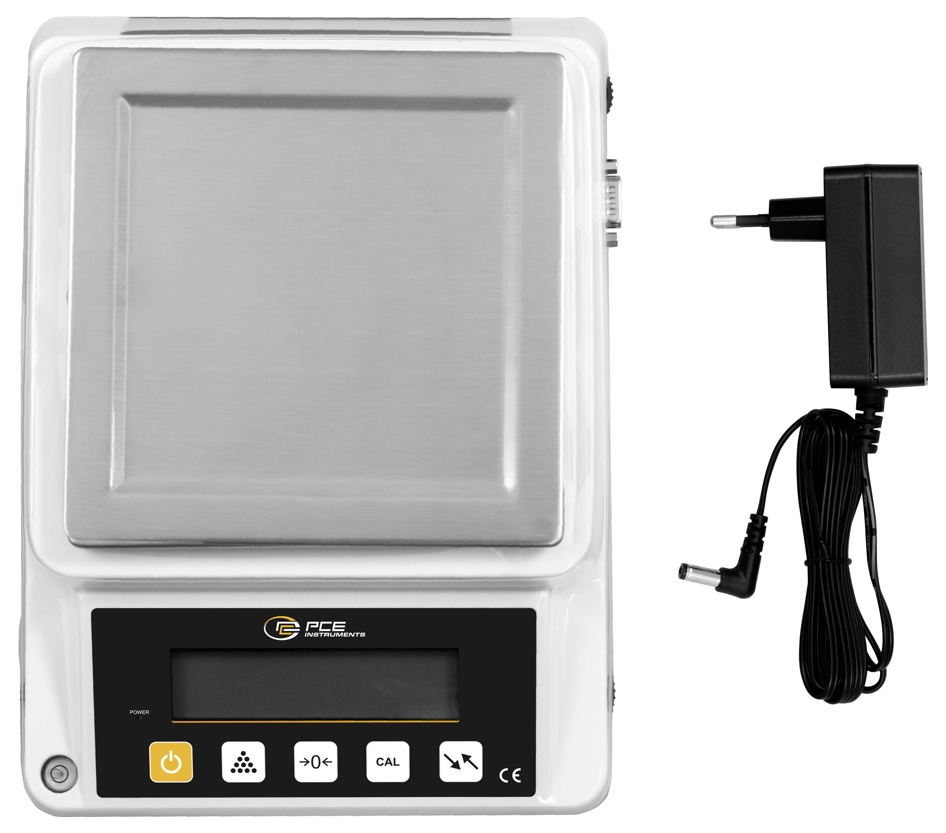 Balance numérique de laboratoire avec plateau de pesée en acier inoxydable et panneau de commande, présentée avec un adaptateur d'alimentation sur la droite.