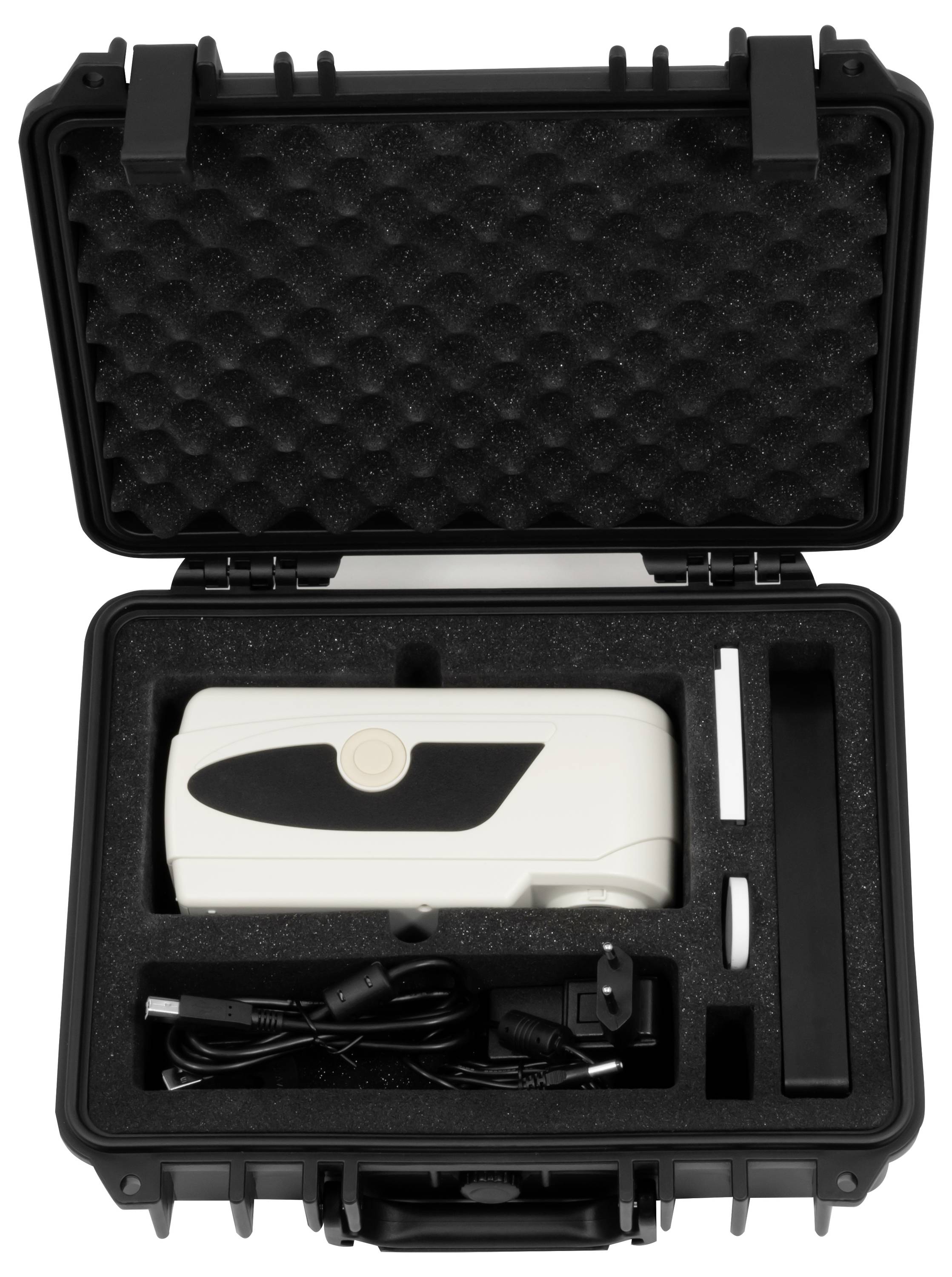 Étui de protection noir ouvert contenant un appareil blanc, un câble de recharge et des accessoires dans des découpes de mousse personnalisées.