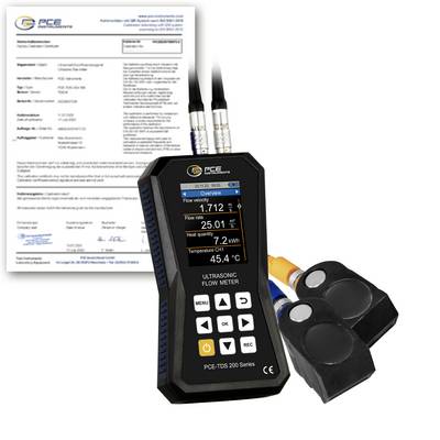 Débitmètre ultrasonique PCE TDS 200 avec capteurs de sonde, affichage des lectures et certificat d'étalonnage en arrière-plan.