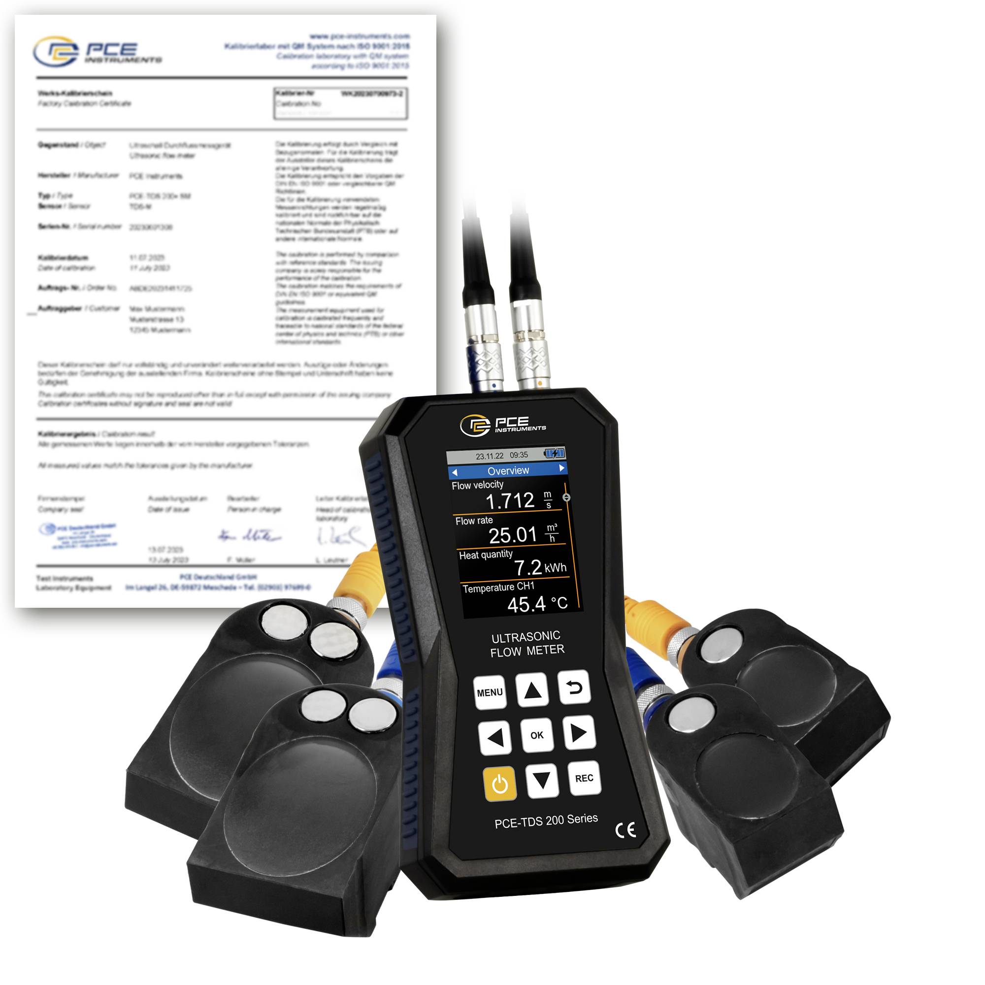 Kit de débitmètre à ultrasons avec affichage portatif, quatre capteurs de serrage, câbles et certificat d'étalonnage pour la mesure du débit dans les tuyauteries.
