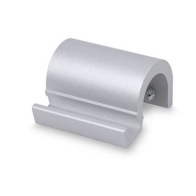 Pince métallique argentée avec le haut courbe et la base cannelée, présentée dans une vue isolée de style produit sur fond blanc.