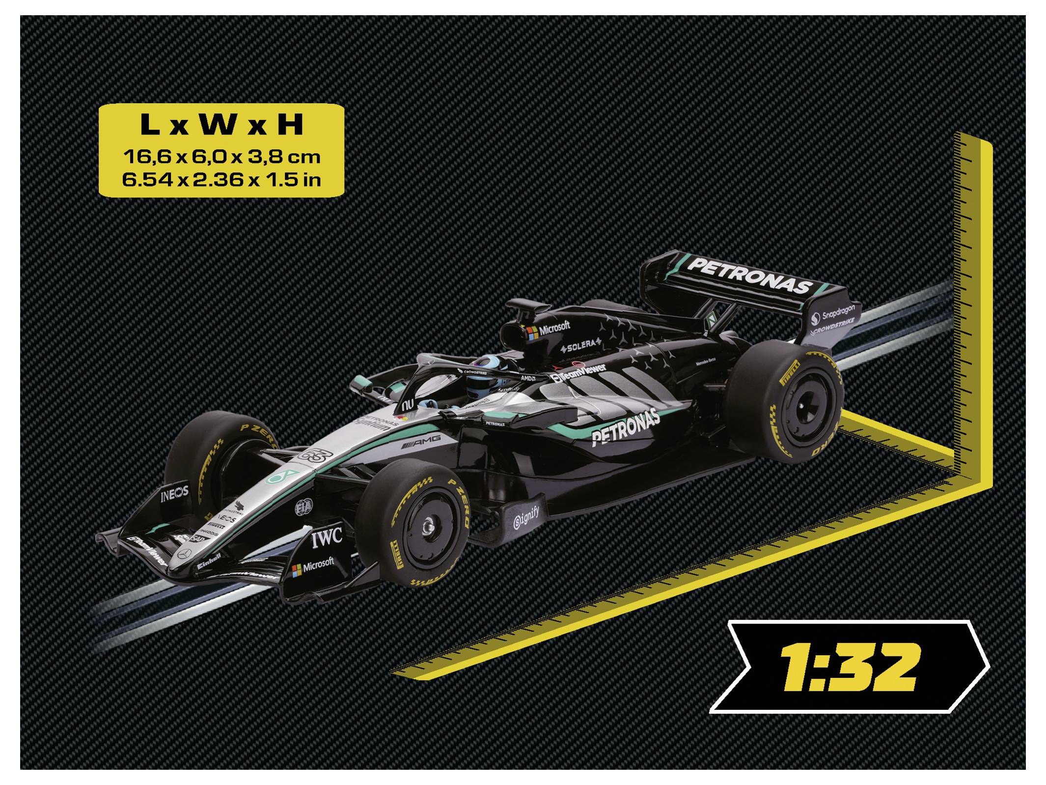 Modèle d'une voiture Mercedes Petronas de Formule 1 présenté avec les dimensions 16,6 x 6,0 x 3,8 cm et l'échelle 1:32.